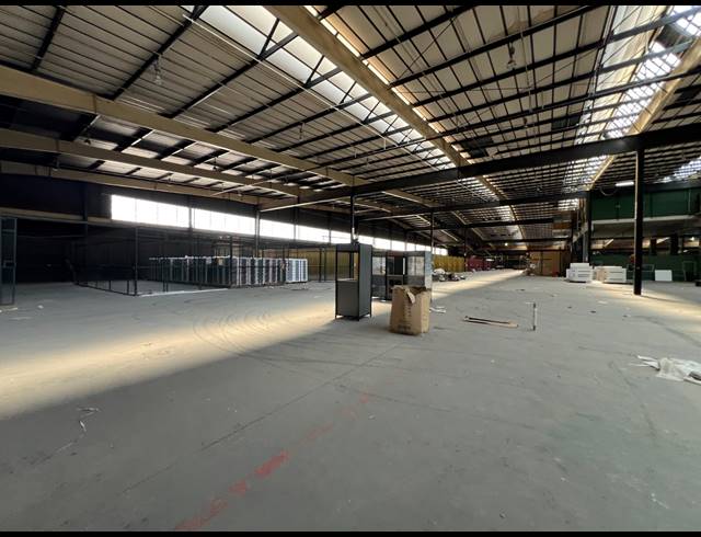 32,965M² WAREHOUSE TO LET IN ROODEKOP